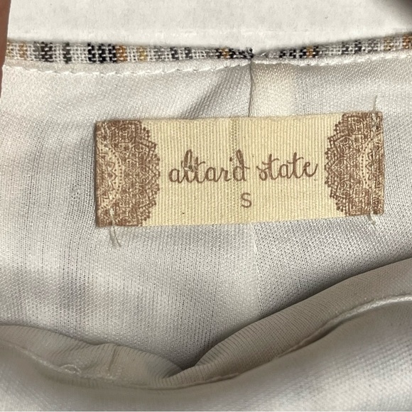 Altar’d State Striped Romper with Buttons and Adjustable Straps Size Small - Picture 5 of 9